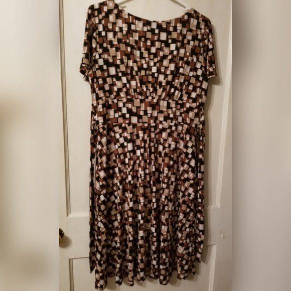 5 for $25 Danny & Nicole Dress with belt - Picture 4 of 4